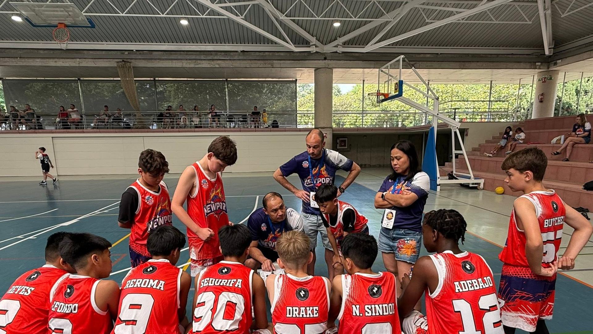 bench huddle